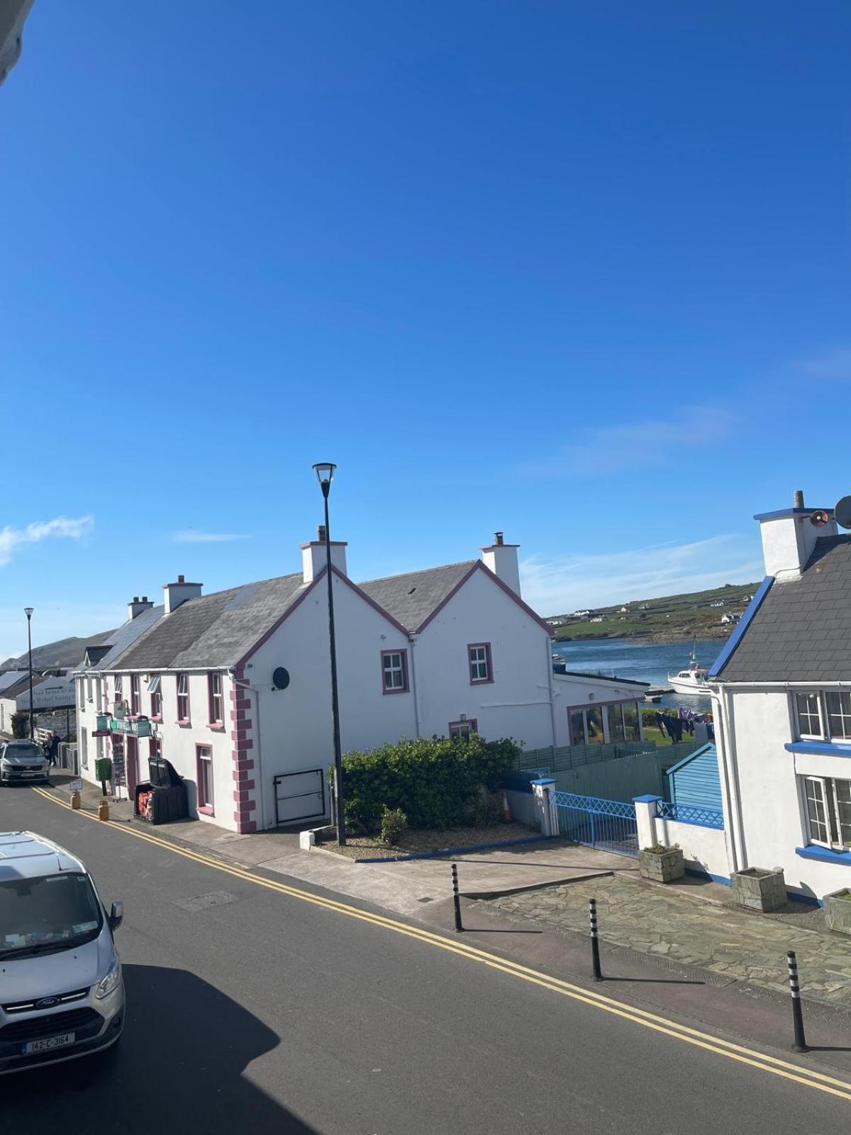 The Ferry Boat Hotel Portmagee Eksteriør billede